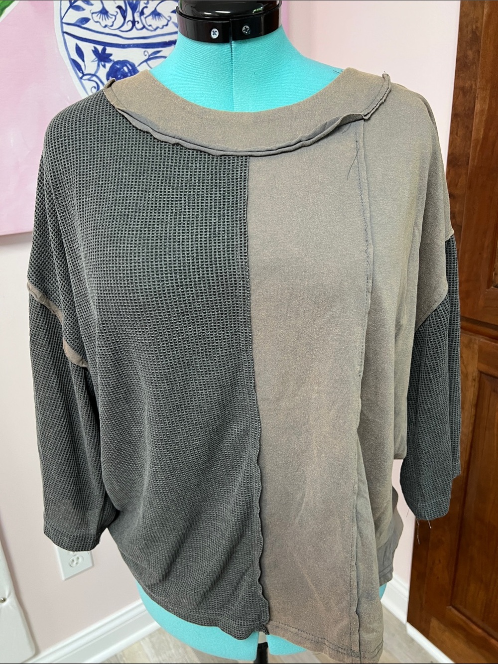 POL Two-Tone Waffle & Smooth Panel Top in Gray and Taupe
